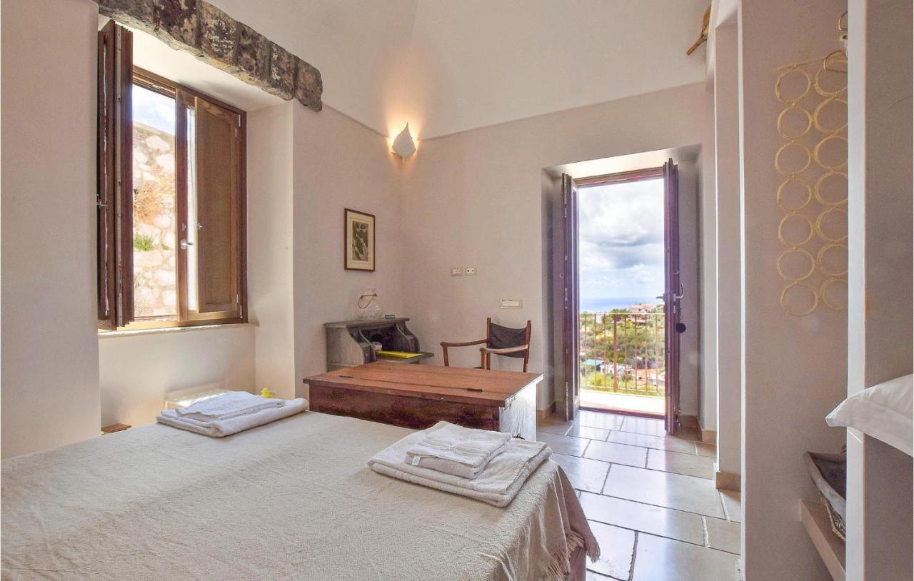 Cozy Apartment In Massa Lubrense Bagian luar foto