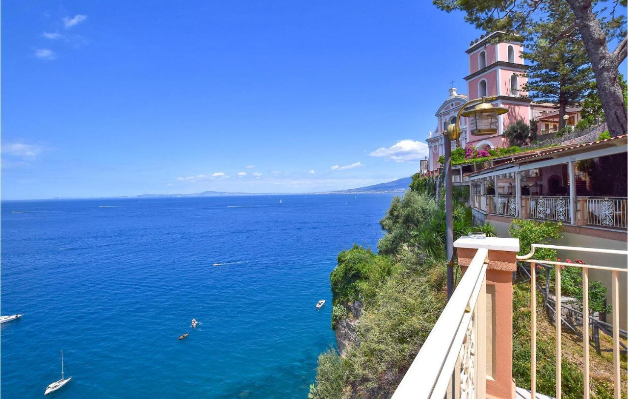 Cozy Apartment In Massa Lubrense Bagian luar foto